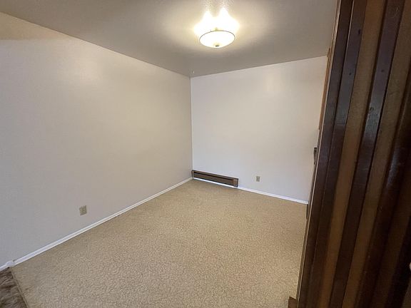 3rd image of 2661 Portland St #8