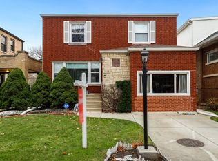 2438 W Morse Ave, Chicago, IL 60645