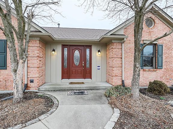 3rd image of 215 Earnhart Dr