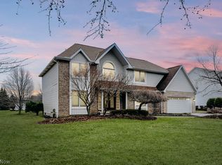 381 Leverett Ln, Highland Heights, OH 44143