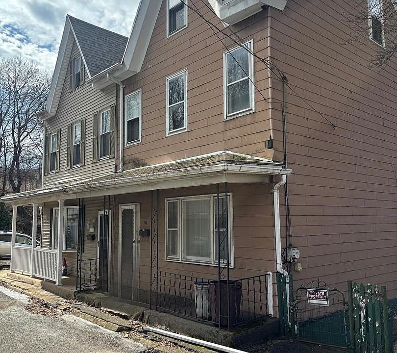 2nd image of 101 S George St