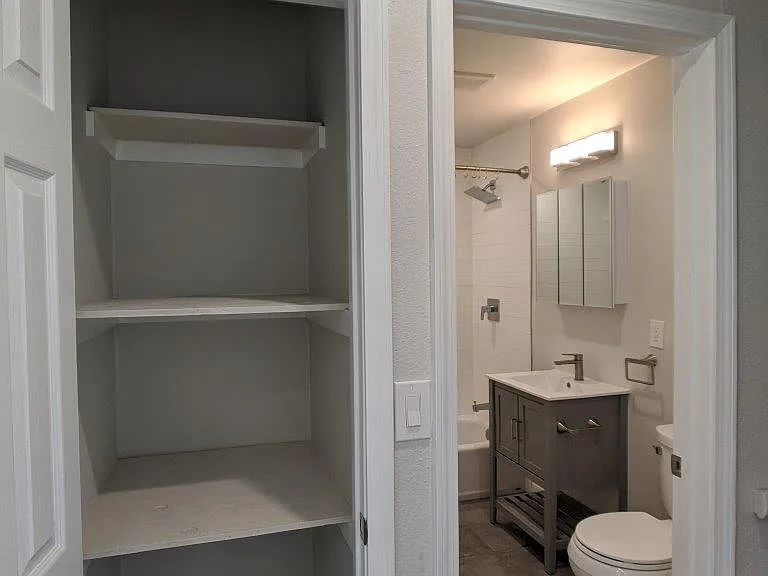 1811 Francisco St — Photo 17