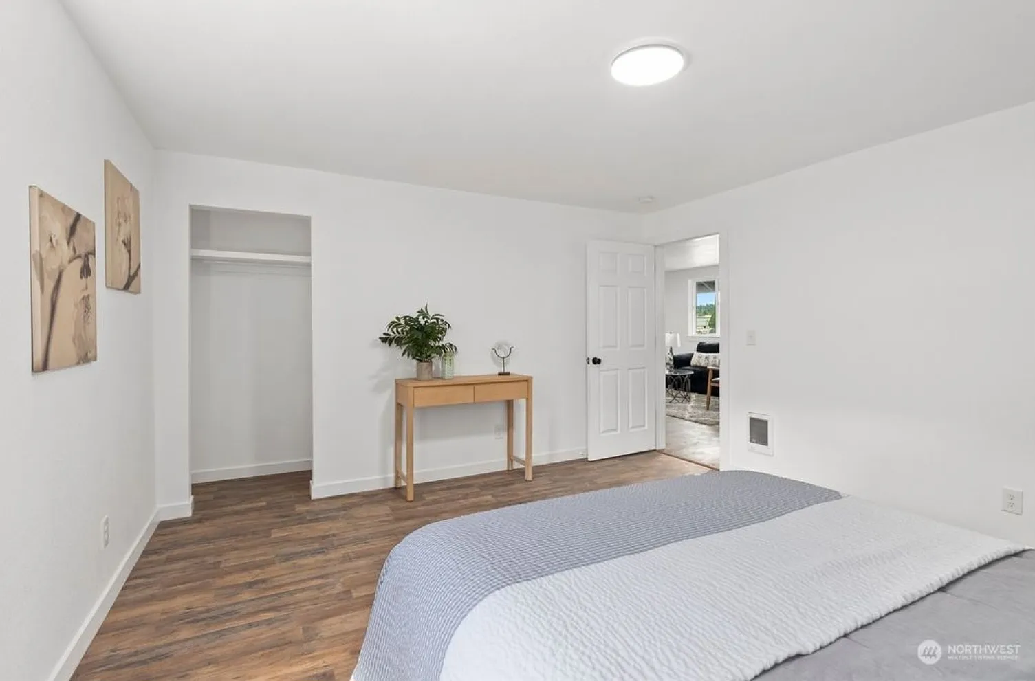 2 bed, 1100 sqft, $1,695 — Photo 4