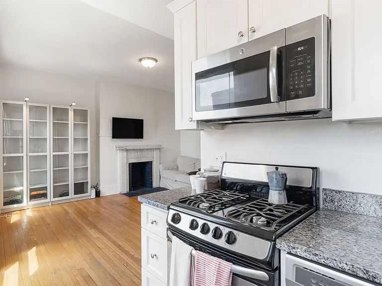 62 W Cedar St #3 — Photo 1