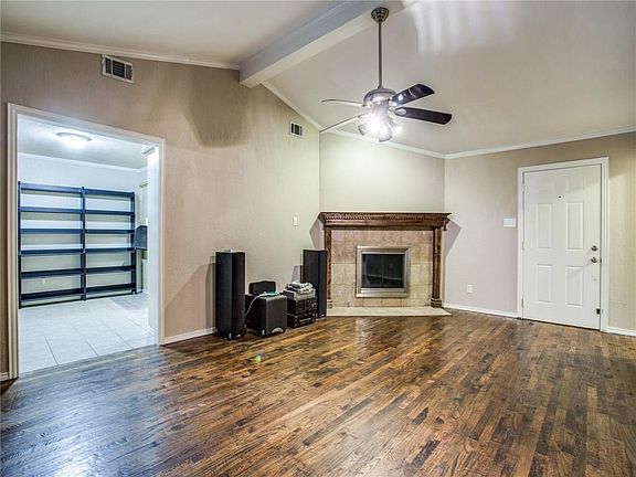 4th image of 214 Darrin Dr
