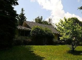 8 Pray Ln, Lagrangeville, NY 12540