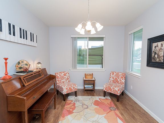 4th image of 5003 Malaga Dr