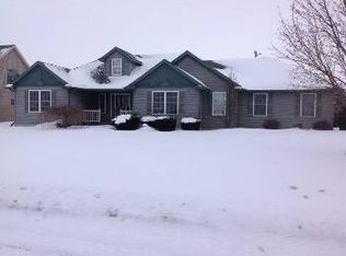 7520 Hillbridge Dr, Freeland, MI 48623