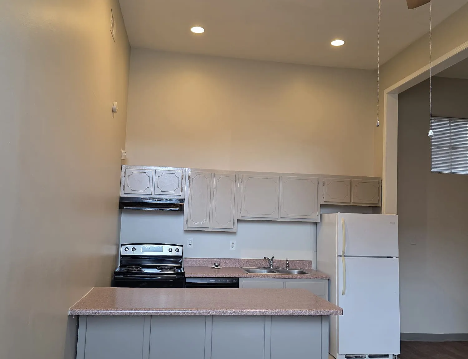 2 bed, 1200 sqft, $1,500 — Photo 4