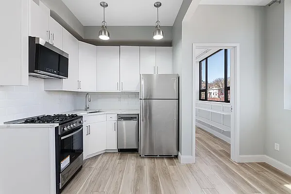 Rented by REAL New York | media 12