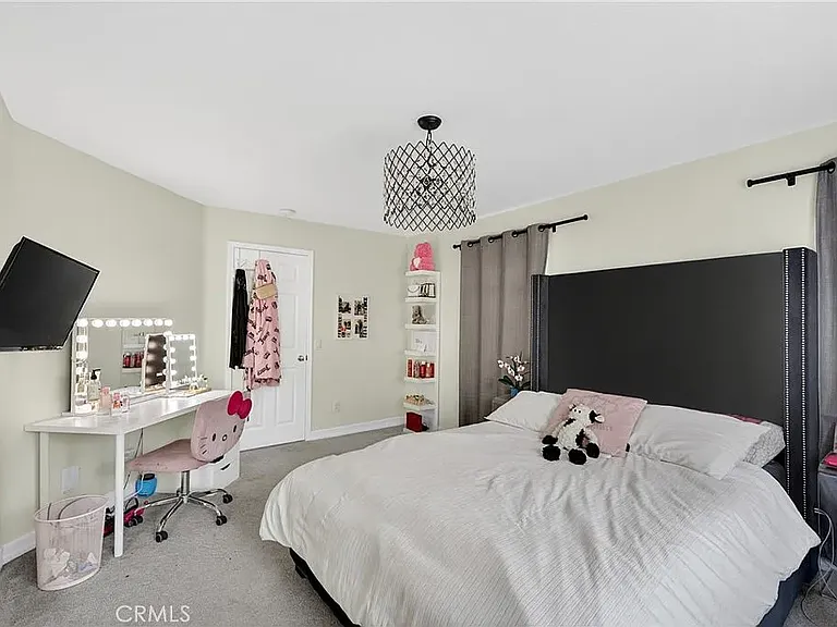 45136 Willowick St — Photo 37