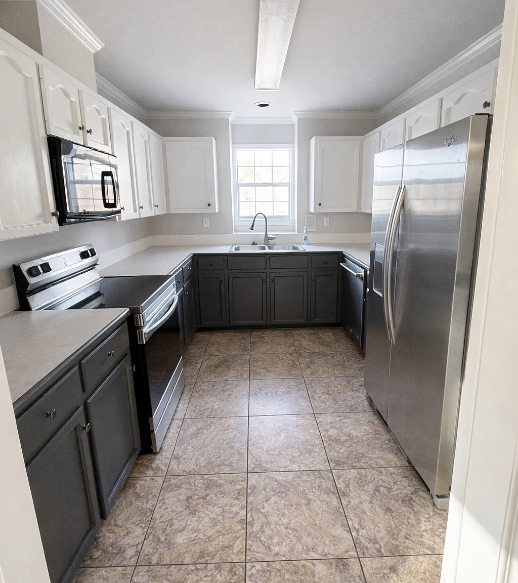 3 bed, 1702 sqft, $2,150 — Photo 3