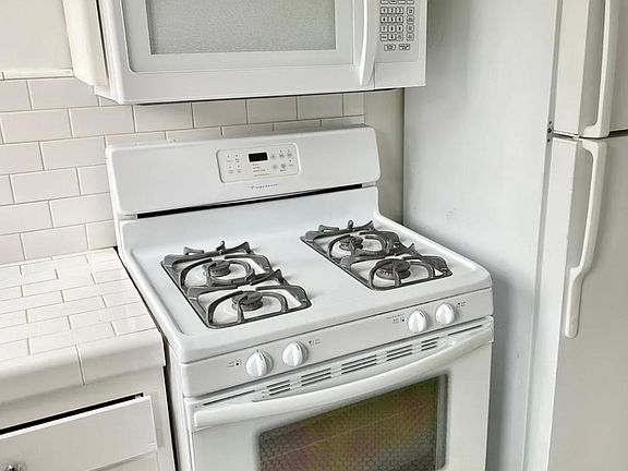 3rd image of 2203 Oak St APT D