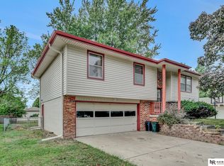 5646 S 42nd Street Ct, Lincoln, NE 68516