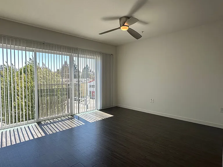 Crew Apartments — Photo 17