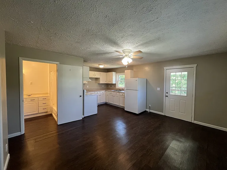 402 Corby Bridge Rd — Photo 6