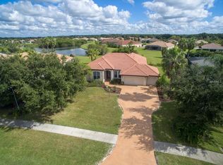 623 Country Meadows Way, Bradenton, FL 34212