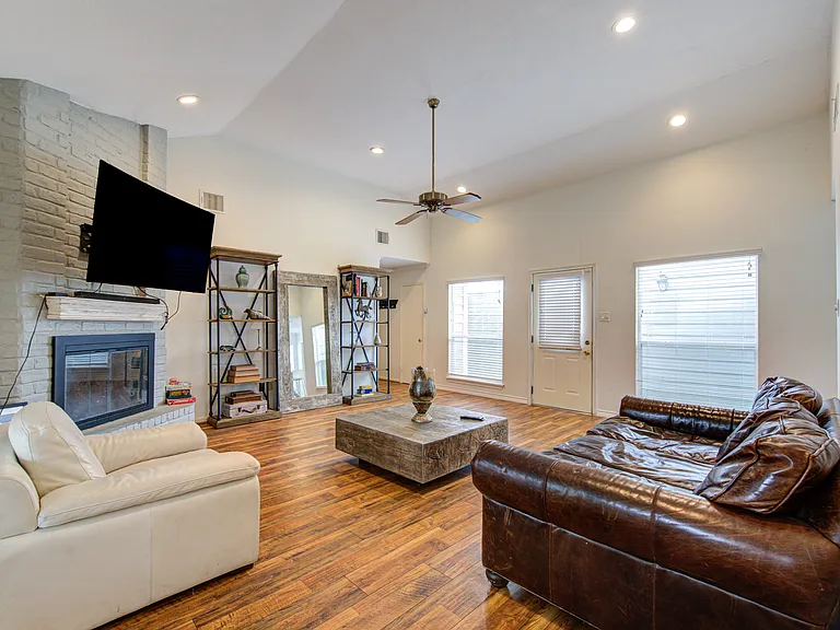 1522 S Kirkwood Rd — Photo 41