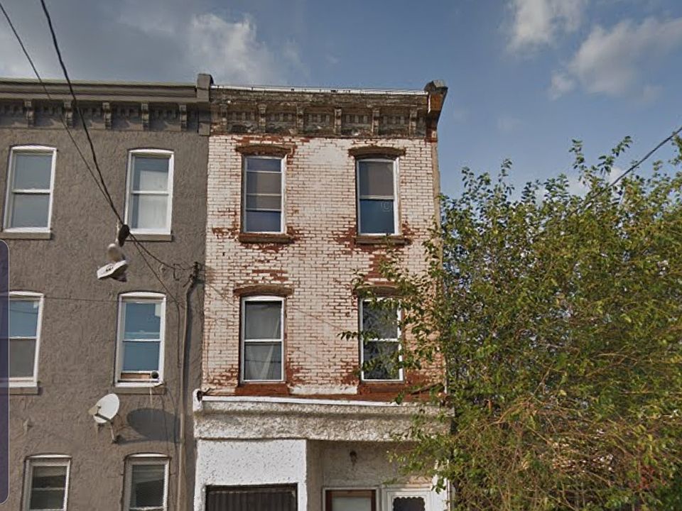 1st image of 423 W Berks St