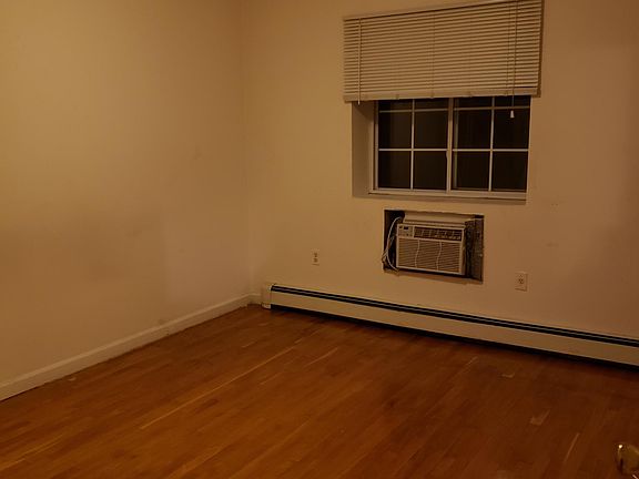 2nd image of 3231 Philip Ave APT 1