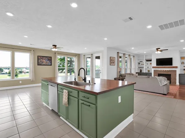 1923 Elkington Cir, Conroe, TX 77304