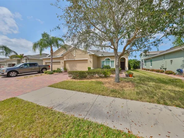 807 Chipper Dr, Sun City Center, FL 33573