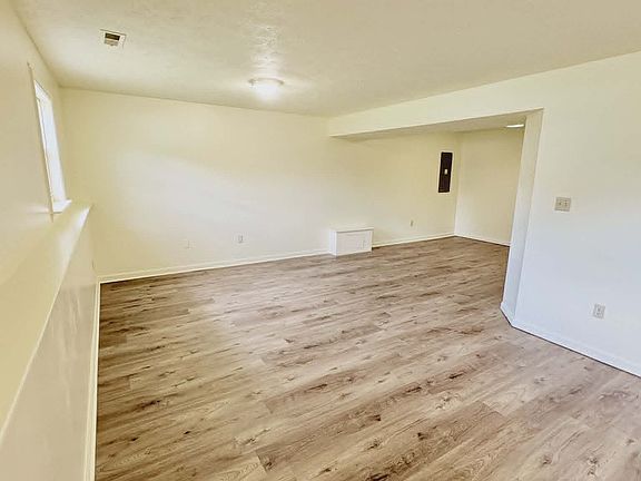 4th image of 115 Churchill Dr