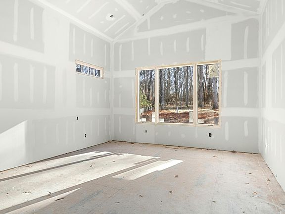 5th image of 2024 Cadenza Ln