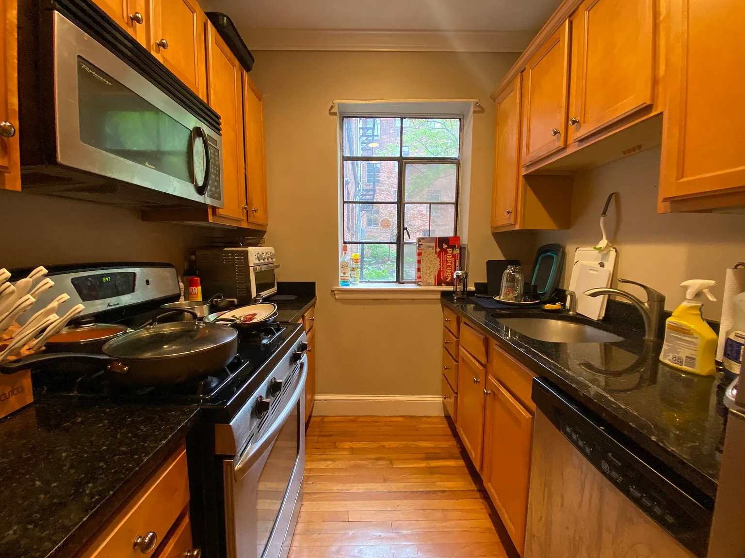 2 bed, 900 sqft, $2,900 — Photo 1
