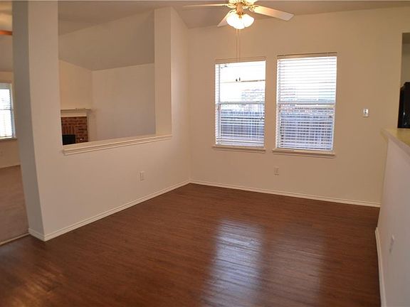4th image of 5124 Bald Cypress Ln