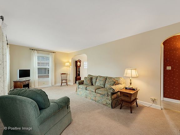 5th image of 1116 Blanchan Ave