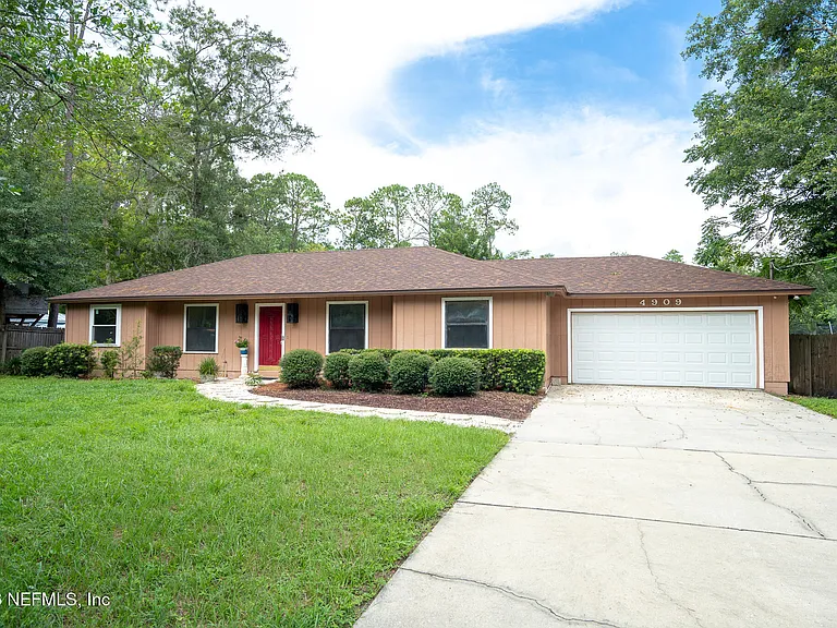 4909 Beige St — Photo 1