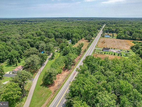 5th image of 6147 Summit Bridge Rd