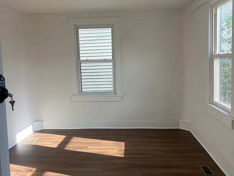 220 N Front St — Photo 5