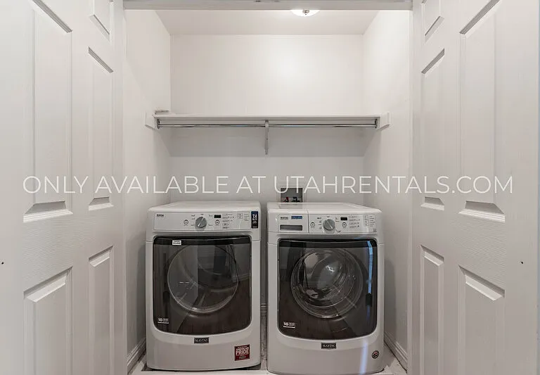 211 Greenfield Cir #150 — Photo 26