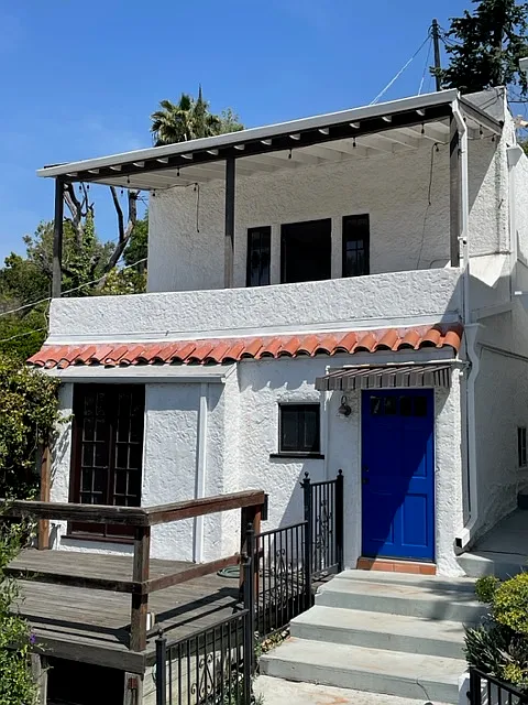 Stand alone unit - no common walls, large private balcony and large private deck