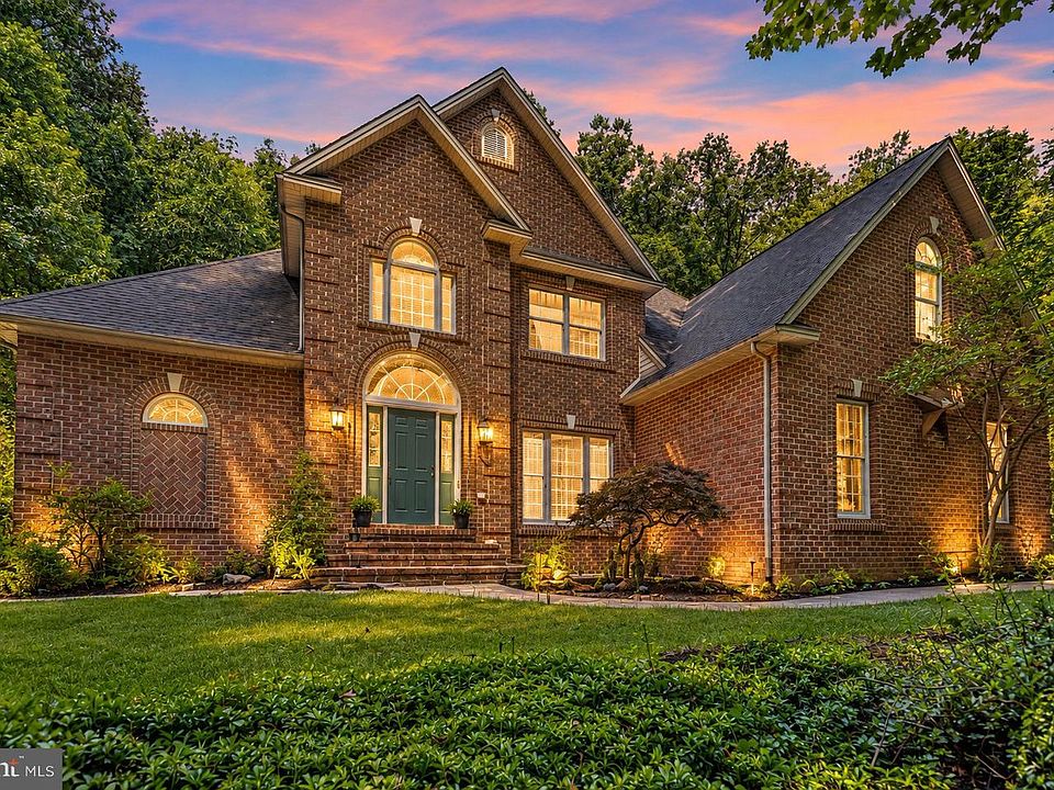 1st image of 661 Hunters Ln