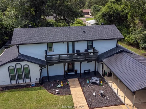 15 Golf Club Dr, Hilltop Lakes, TX 77871