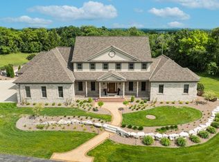 W304S8266 Oak Ridge Dr, Mukwonago, WI 53149