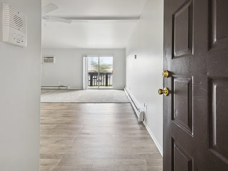 Fox Pointe Apartments — Photo 8