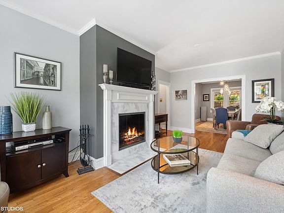 3rd image of 3511 N Pine Grove Ave #2