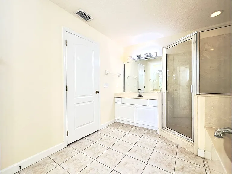 565 Limerick Dr — Photo 22