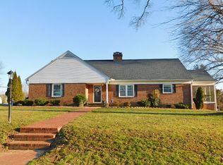 1301 Gilliam Dr, Farmville, VA 23901