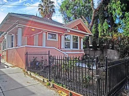 245 N 6th St #B — Photo 2