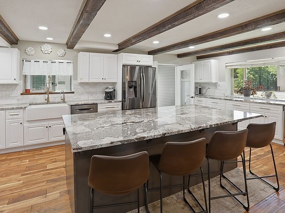 4th image of 1413 W Webb Ln