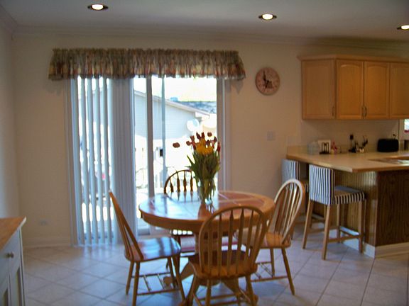 5th image of 2912 Parkwood Ln