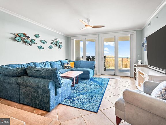 4th image of 6 60th St Unit 102