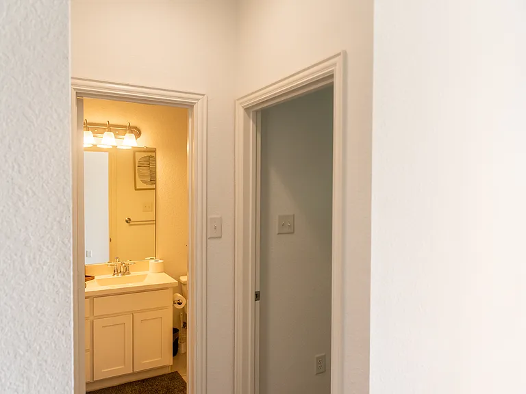 1000 Hoxton Ln — Photo 11