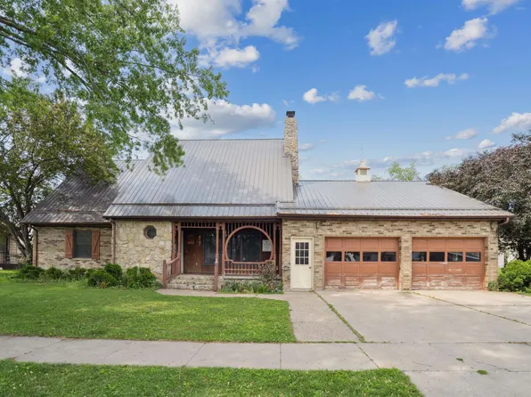 437 W Williams St, Postville, IA 52162