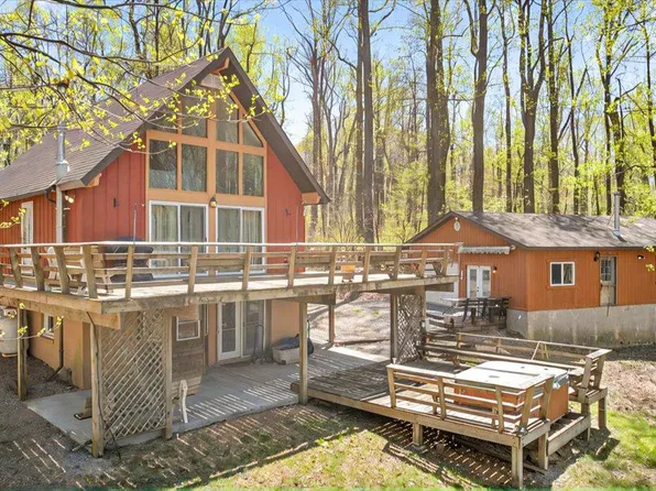 253 Tomahawk Way, Linden, VA 22642